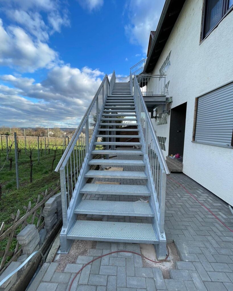 Außentreppe in Oestrich