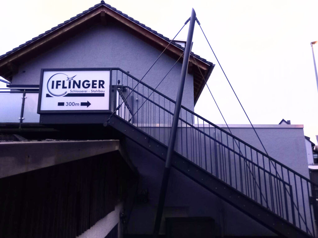 Außentreppe vom Balkon in den Garten