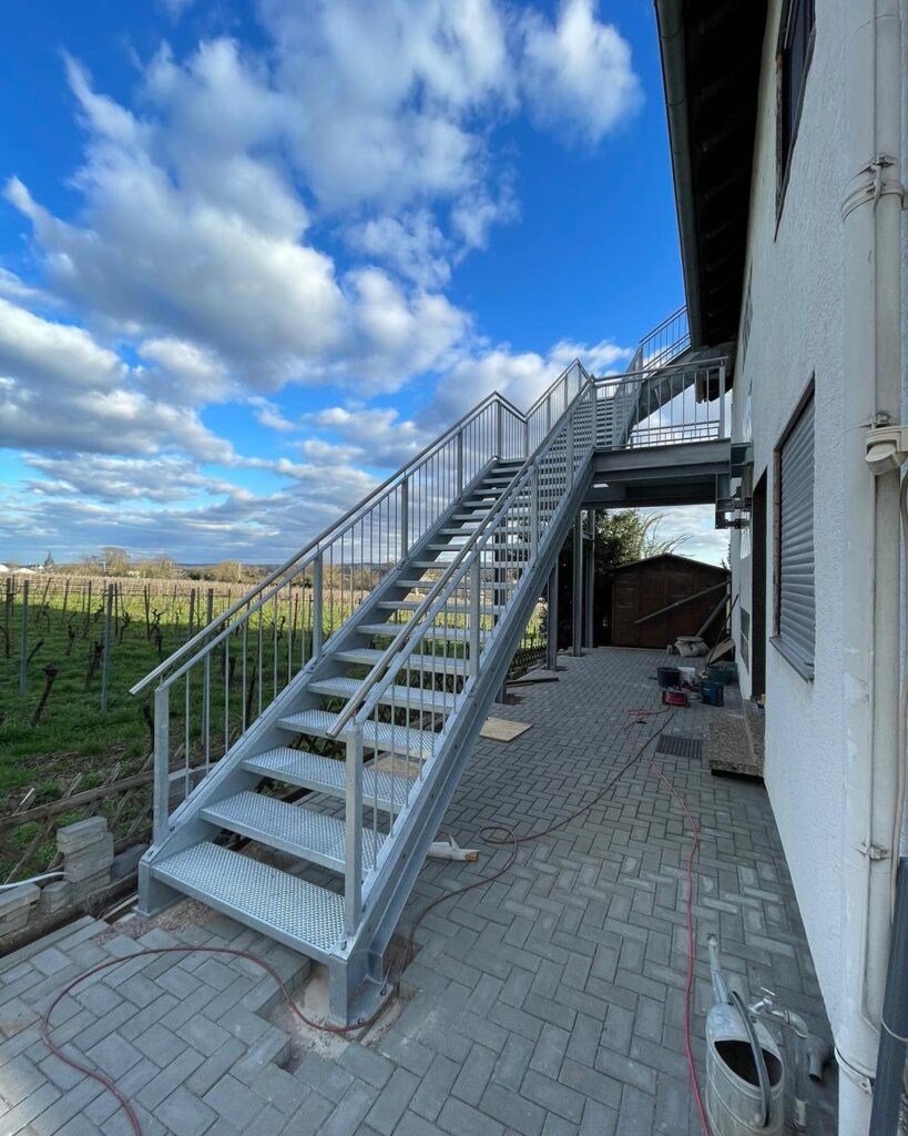 Feuerverzinkte Außentreppe