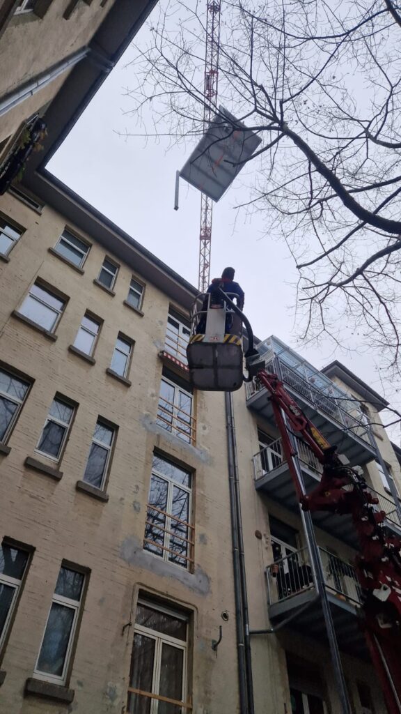 Montage im Arbeitskorb