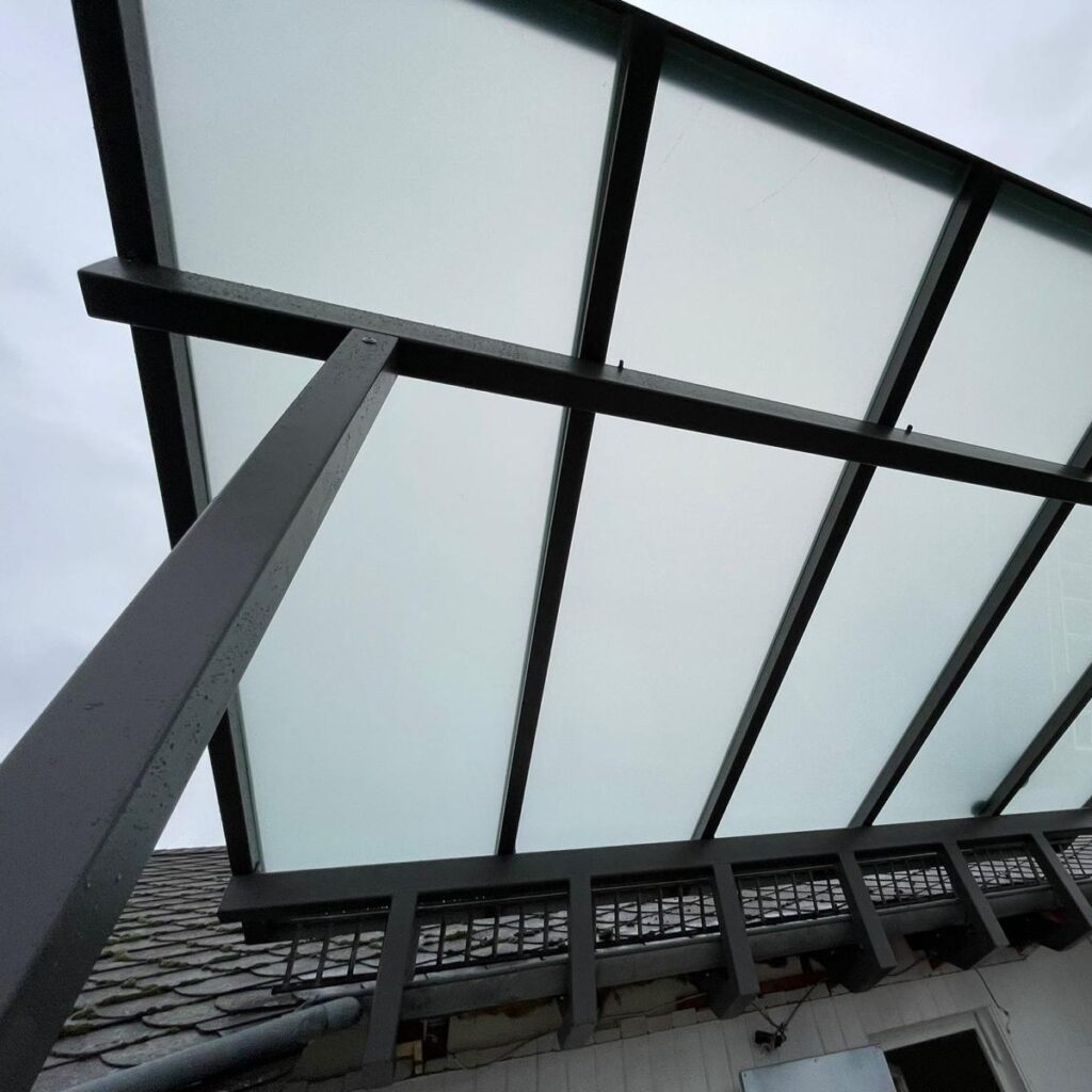 Pulverlackbeschichtete Überdachung