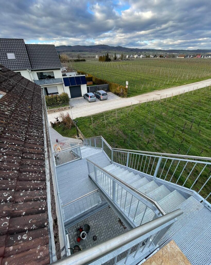 Sicht auf die Treppe von oben