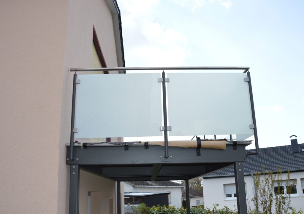 Seitenansicht Balkonanlage in Wörrstadt